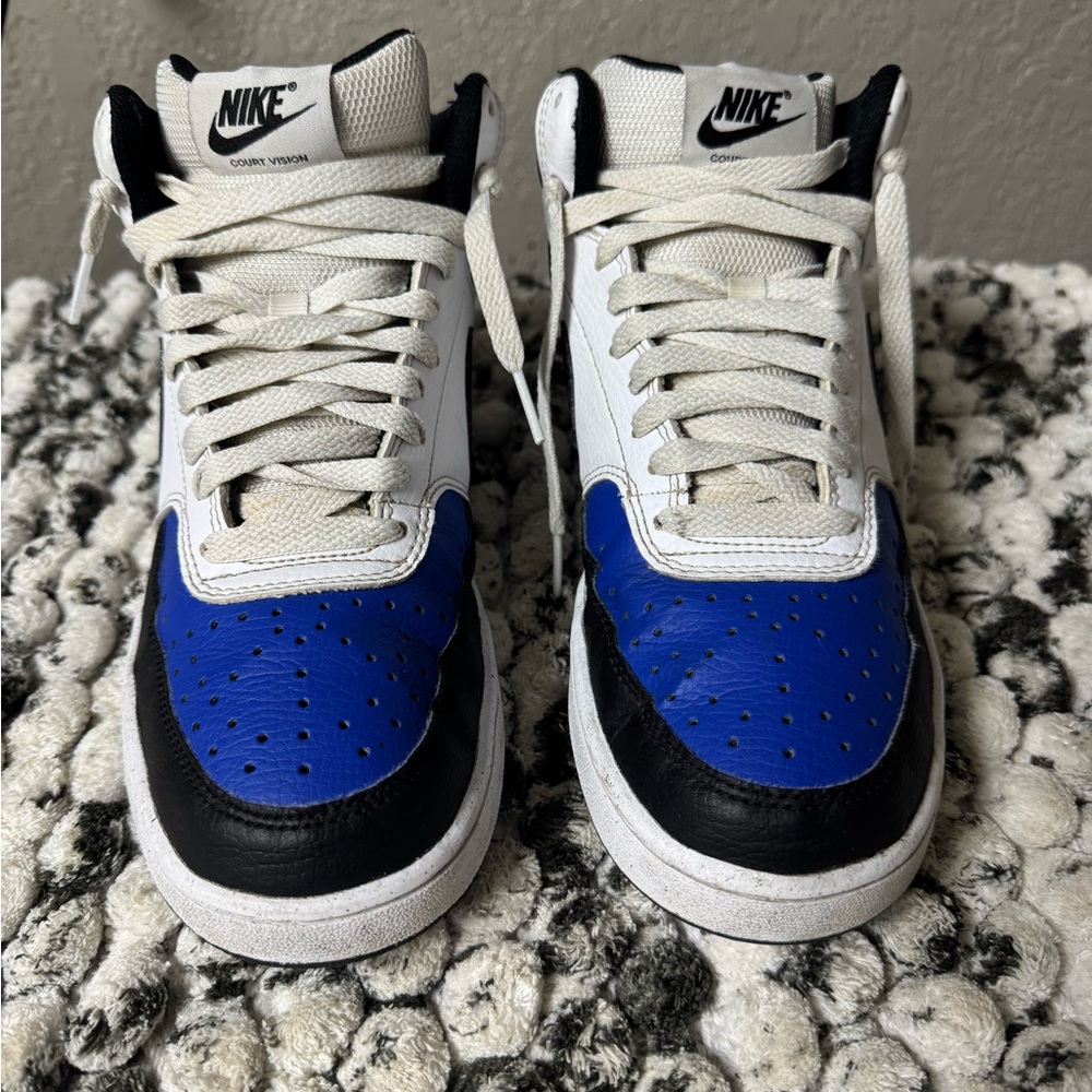 Nike Kids Black, Blue, and White Sneakers